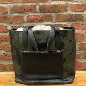 Coach Manhattan tote in Wildbeast